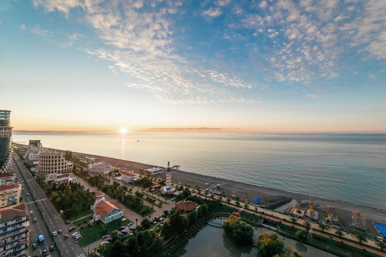 Отель Orbi Батуми Экстерьер фото